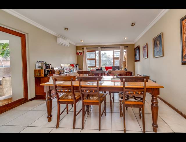6 BEDROOM HOUSE FOR SALE IN ROBIN HILLS